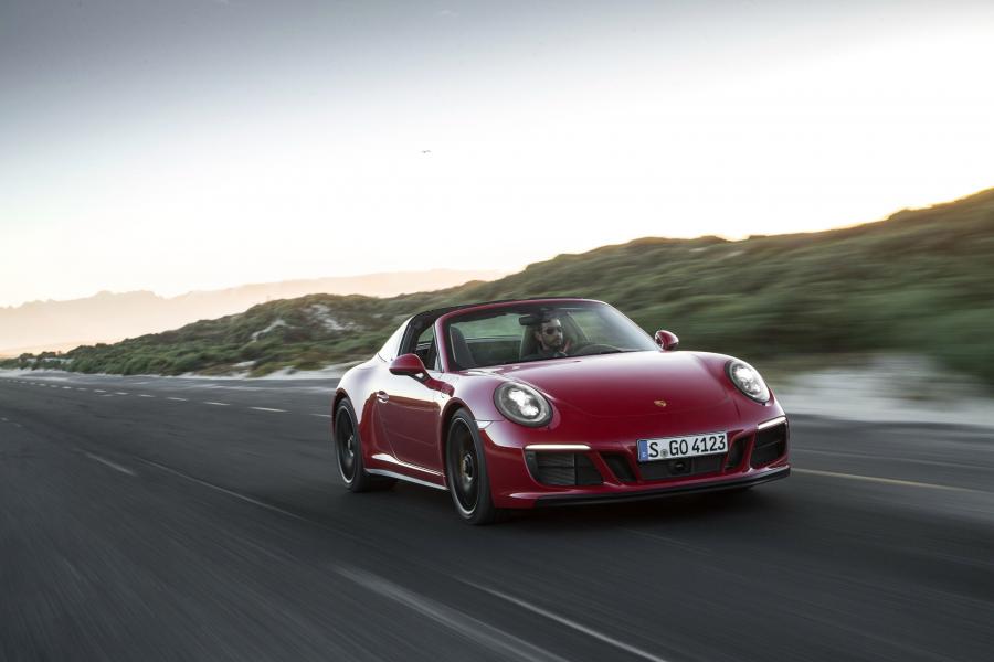  Porsche 911 Targa 4 GTS 2017 года  (WW) (фото 12 из 31)
